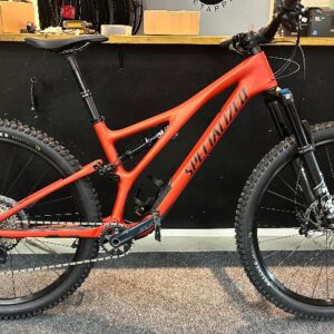 258_kaytettypyora_Kaytetty_pyora_29_Specialized_Stumpjumper_Comp_Carbon_S4_Oranssi_jpg